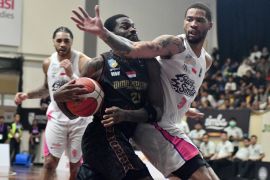 Pelatih Efri Meldi senang berduet dengan Milos Pejic