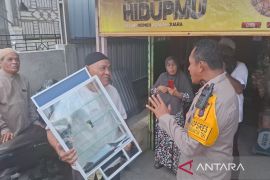 Sambangi korban perampokan, Kapolres Tanjung Balai berikan bantuan