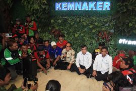 Tuntutan regulasi baru ojek online