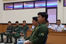 Anak bos rental mobil menangis saat jelaskan kronologi penembakan pada ayahnya