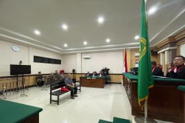 Terpidana dewan cabul menjalani sidang perdana di PN Singkawang