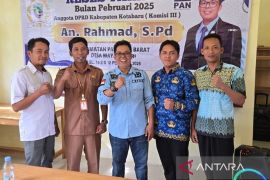 Kotabaru DPRD member receives teachers' aspiration in Pamukan Barat
