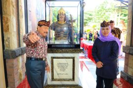 Khofifah apresiasi AM Hendropriyono gagas Kraton Majapahit Jakarta