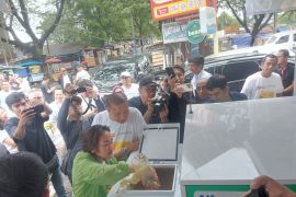 Alfamart luncurkan 10 mesin penukaran minyak jelantah menjadi uang