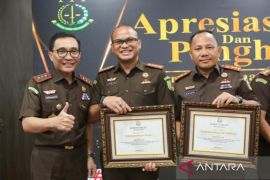 Kajari Medan raih penghargaan kategori Satker Implementasi SAKIP terbaik dari Kejagung RI