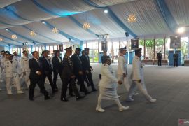 Enam kepala daerah terpilih wakili agama saat pelantikan di Istana