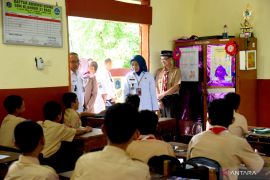 Gedung Sekolah Dasar Negeri Klender 13 harus direnovasi total