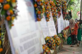 Karangan bunga untuk kepala daerah di Sidoarjo