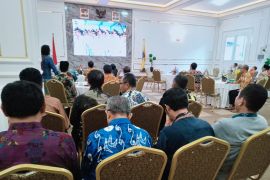 Pejabat Mataram antusias nobar proses pelantikan kepala daerah