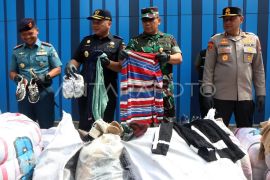 Rilis kasus penyelundupan baju dan sepatu bekas