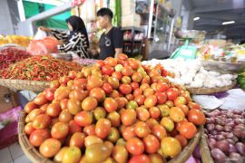 Disperindag mengimbau warga tidak belanja berlebihan jelang Ramadhan