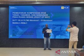 PLN UPP Papua Barat bayar kompensasi 29 warga terdampak SUTT