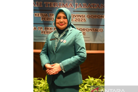 Nani Mokodongan resmi jabat ketua TP-PKK dan TP Posyandu Gorontalo