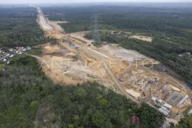 Progres pembangunan Jalan Tol Betung-Jambi seksi empat