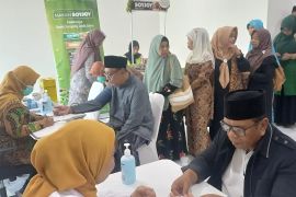 Layanan kesehatan gratis HUT Ke-50 RSI Surabaya diserbu nahdliyyin