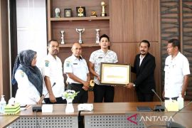 Kelurahan Krooy Kaimana raih penghargaan desa cinta statistik terbaik