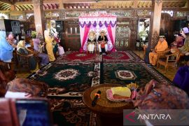 Tempati rumah jabatan, Wagub Idah Syahidah jalani adat moloopu