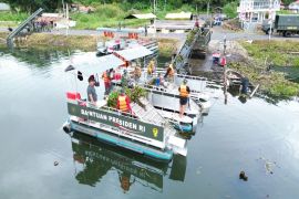 Kodam XIII/Merdeka terima bantuan perahu dari presiden atasi eceng gondok Danau Tondano