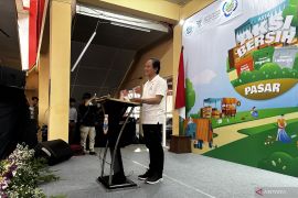 Menteri LH Hanif Faisol pimpin Aksi Bersih Pasar peringati HPSN 2025 di Cimahi