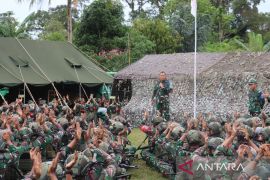 Yonif 644/Walet Sakti latihan tempur menjelang penugasan ke Papua Nugini