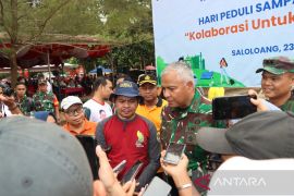 Pangdam Mulawarman ikut kumpulkan 763 kilogram sampah Pantai Penajam