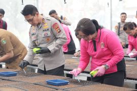 Polda Bali tanam ribuan bibit tanaman dukung ketahanan pangan