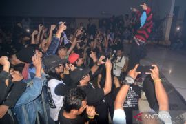 Tegal bergetar, konser spektakuler Band Sukatani