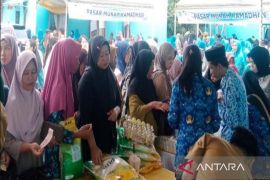 Tanah Bumbu carries out cut price food movement