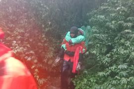 Perempuan pendaki Gunung Bawakaraeng ditemukan dalam kondisi  lemah