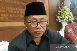 Warga non muslim Sulut bantu gerakan bersih masjid jelang Ramadhan