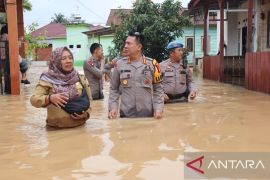 Polisi Jambi siaga di lokasi banjir