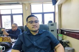 DPRD Surabaya ingatkan Pemkot berikan solusi pada pengemis dan pengamen