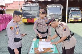 Belasan perwira Polres HST dimutasi guna tingkatkan layanan publik