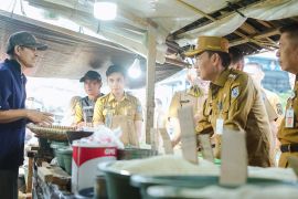 Wabup HSS Kalsel imbau warga bijak berbelanja jelang Ramadhan