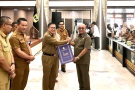 Pemkab Agam terima penghargaan daerah peduli HAM dari Kementerian