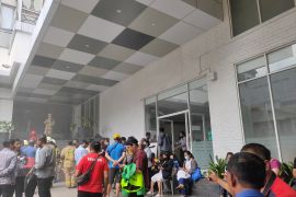 Petugas sisir Hotel 101 Urban Glodok, evakuasi korban terjebak kebakaran