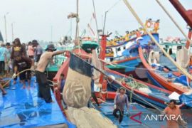 Karawang aktifkan kembali tempat pelelangan ikan