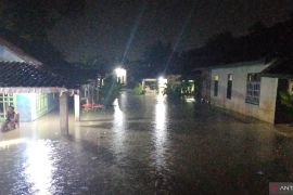 Kota Baturaja dikepung banjir