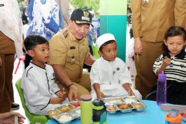 Wakil Bupati Lampung Selatan Luncurkan MBG di Kecamatan Tanjung Bintang