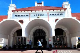 Terdakwa sakit, sidang kosmetik berbahaya di PN Makassar ditunda