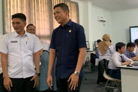 Ketua DPRD Provinsi Jambi Hafiz pantau tes PPDB SMA Titian Teras
