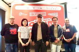 Iwan Fals dan Dul Jaelani meriahkan peluncuran Radio iSwara 24 Jam Berswara