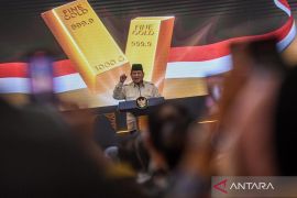 Presiden resmikan layanan bank emas pertama di Indonesia