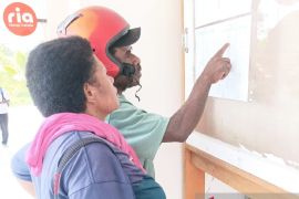 Identitas penerima manfaat bansos Biak Numfor bisa dicek DTKS Kemensos