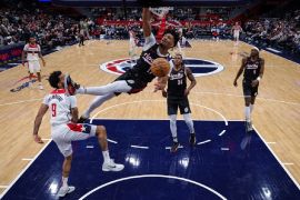 Shaedon Sharpe pamer dunk saat Trail Blazers taklukkan Wizards