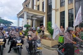 Polda Jambi  salurkan 4.000 paket sembako jelang ramadhan