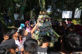 Sedekah bumi di situs Panjer Kediri