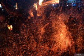 Tradisi Perang Api di Bali