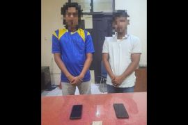 Direktorat Resnarkoba Polda Maluku tangkap dua pemuda pengedar narkotika di Batu Merah