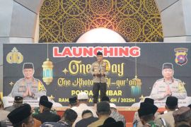 Kapolda Sumbar inisiasi program "One Day One Khatam Al-Quran"